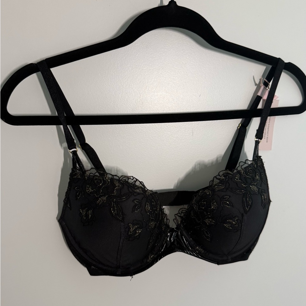 Victoria’s Secret Black Embroidered Underwire Bra - NEW